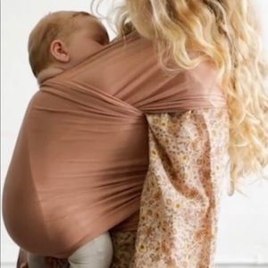 Solly Baby wrap in peachy keen